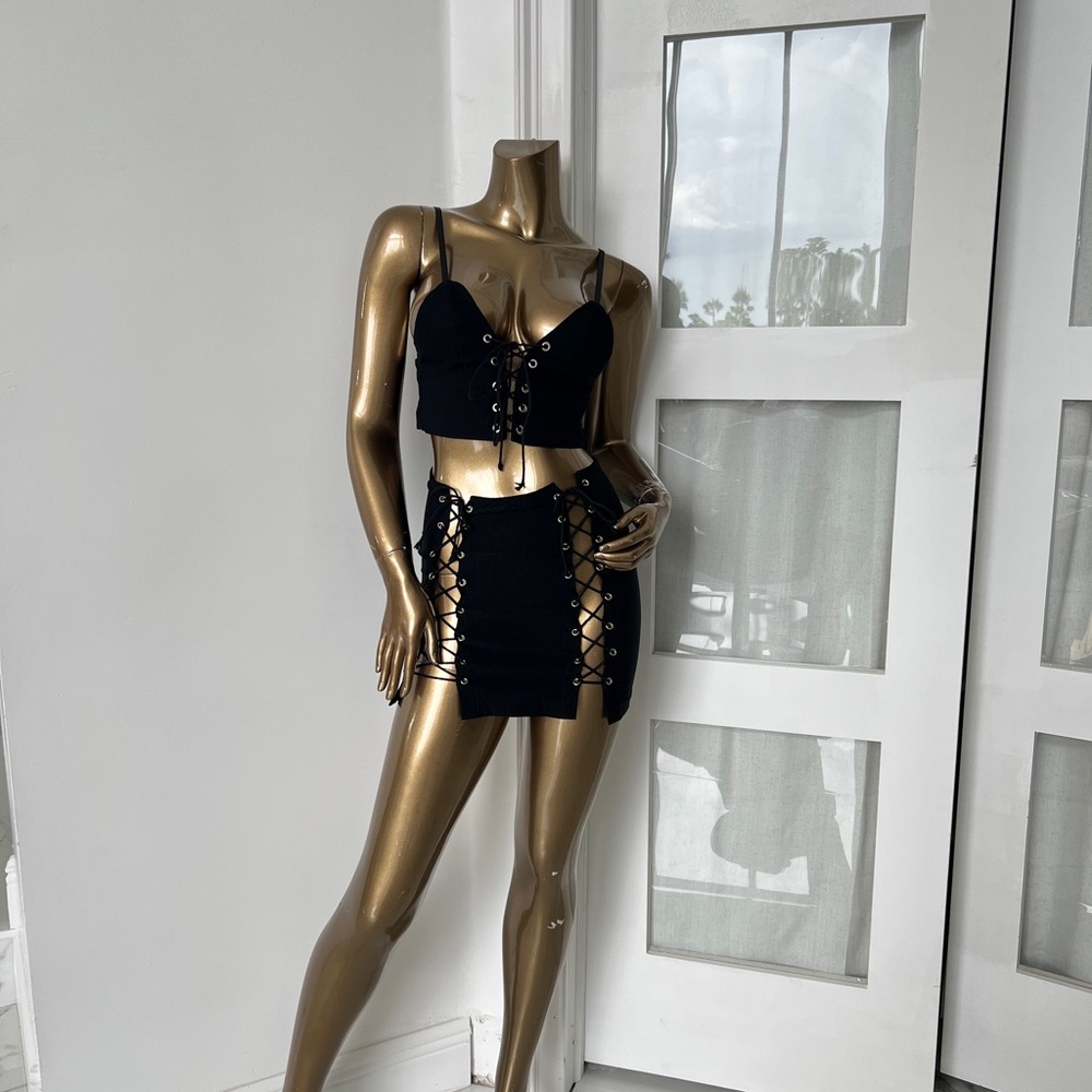 Brand New Black Lace-Up set!